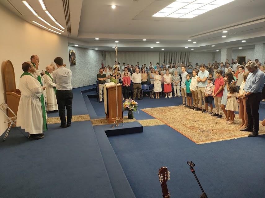 Celebración del envío de la familia Ramírez-Fernández en la parroquia de San Patricio de Málaga