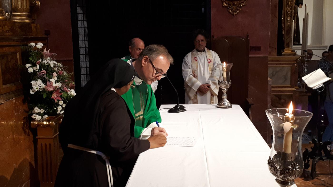 Una nueva clarisa en el barrio de Capuchinos