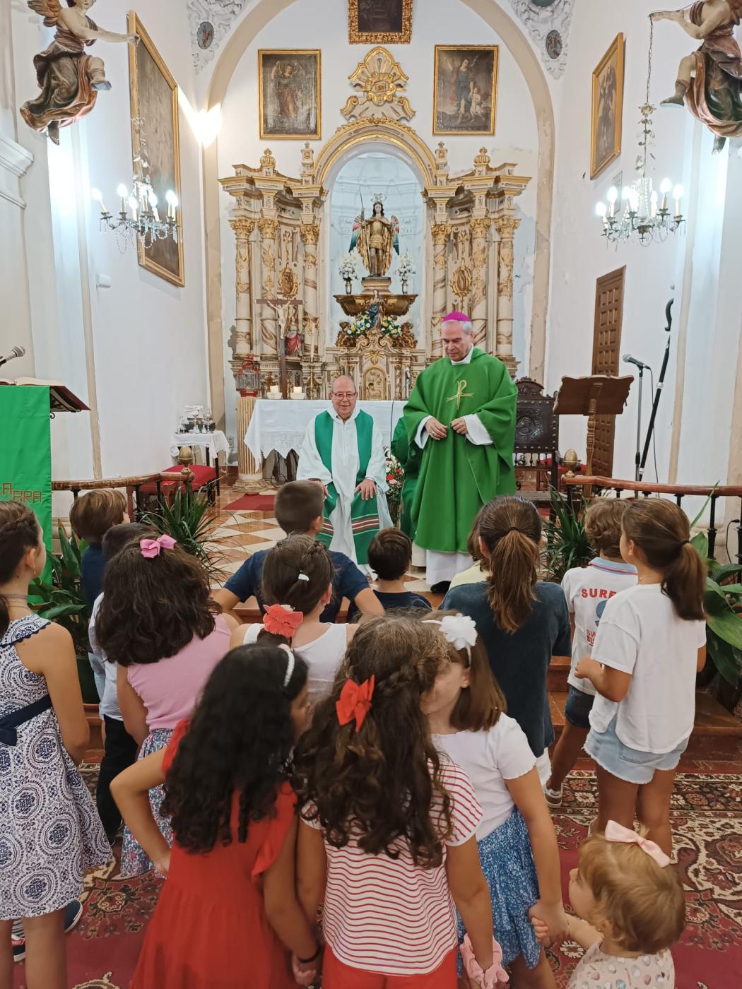 La Asociación de Vecinos se implica en la Visita Pastoral a la parroquia de San Miguel, en Antequera