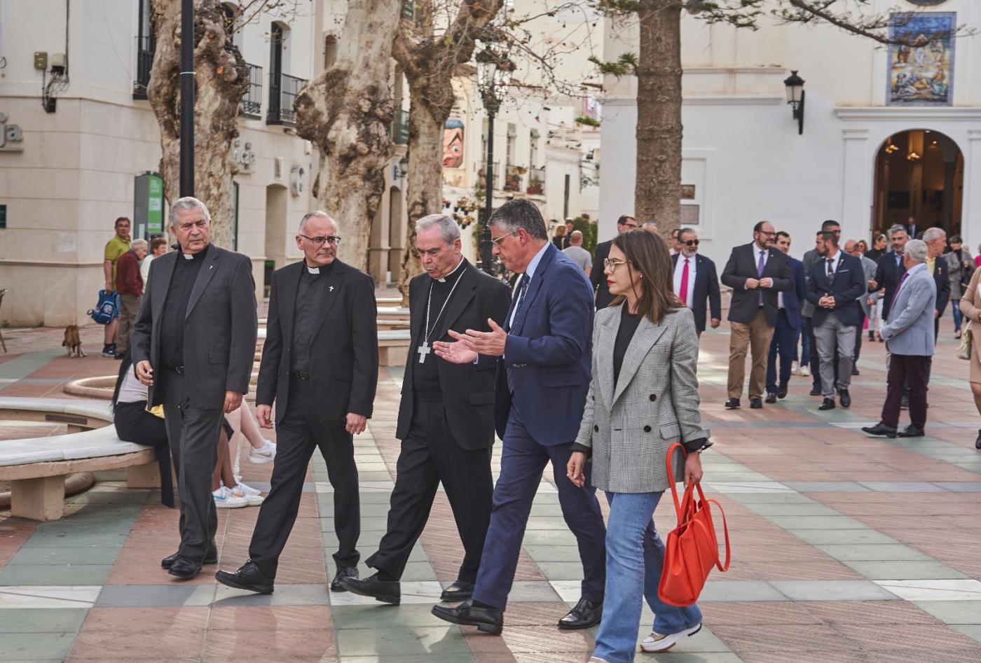 El Sr. Obispo visita la parroquia de El Salvador, en Nerja