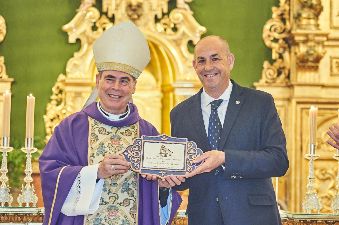 El Sr. Obispo visita la parroquia de El Salvador, en Nerja