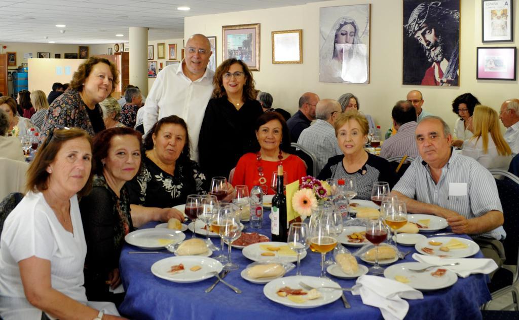 Almuerzo solidario de la parroquia de San Dámaso