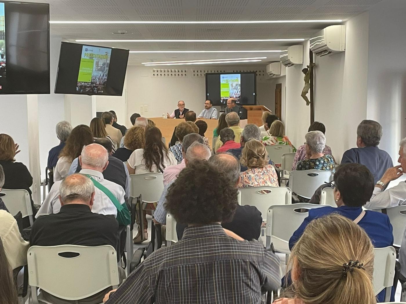 Francisco Castro ha presentado "Llamados a encontrarnos. Ser humanos en un tiempo inhumano"