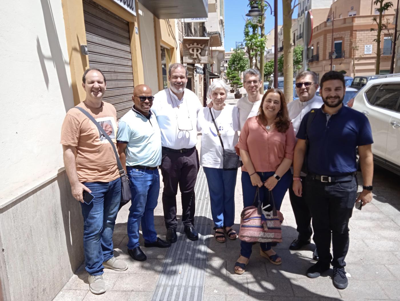 Equipo de migraciones desplazado a Melilla, junto al Vicario Episcopal Eduardo Resa y algunos sacerdotes