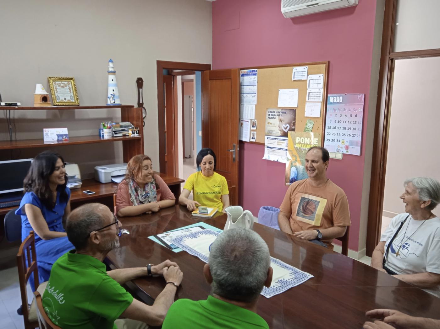 Los representantes de la Delegación, con miembros del Proyecto Alfa, de la Comunidad Fratelli de Hermanos de La Salle y Maristas
