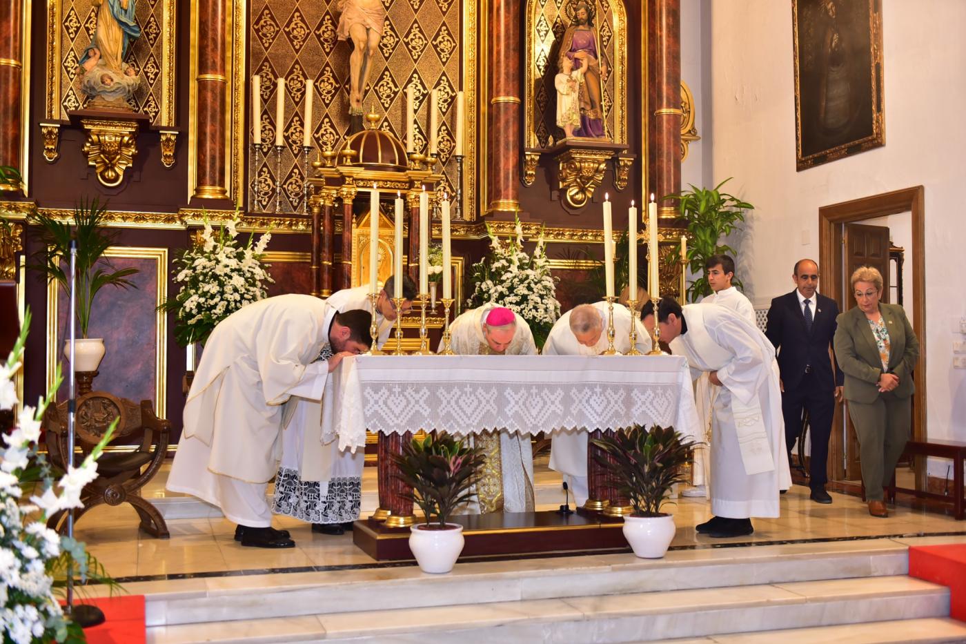 «La Visita de D. Jesús fortalece a la comunidad de Frigiliana para seguir trabajando por el Evangelio»