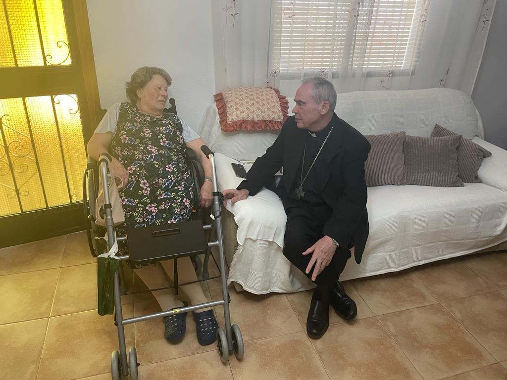 La parroquia de Nuestra Señora de la Encarnación en Benaque recibe al Sr. Obispo