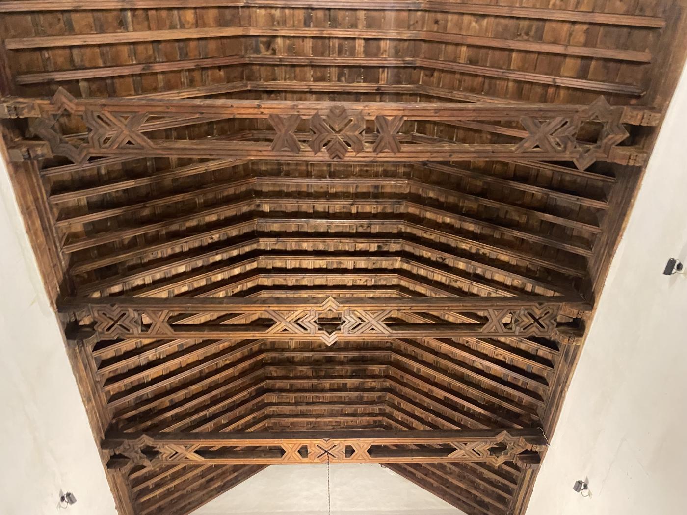 Artesonado de la ermita de Nuestra Señora de las Nieves, en Torrox, después de ser restaurada