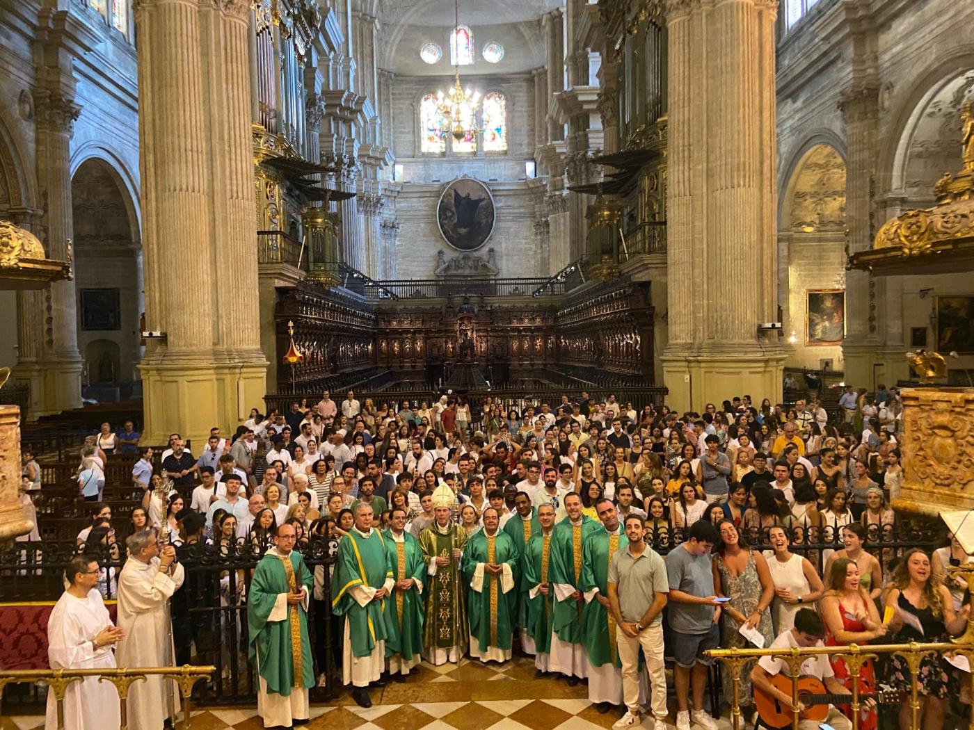 Envío de jóvenes que participarán en la Jornada Mundial de la Juventud en Lisboa-Portugal (Catedral-Málaga)