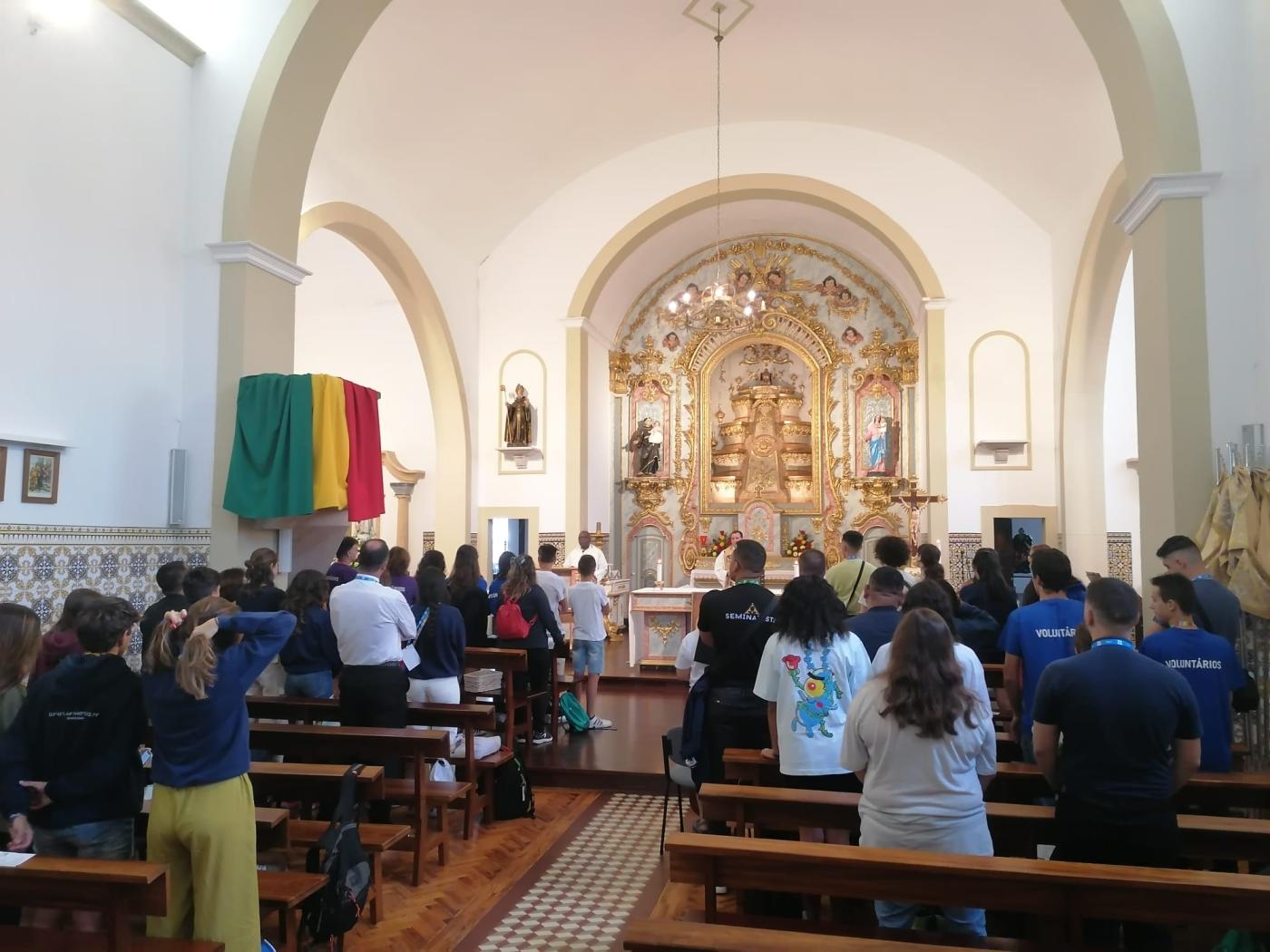 Oración de la mañana en los días previos en las diócesis