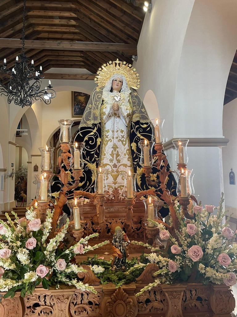 La Virgen de los Dolores, patrona de Algarrobo, procesiona por su pueblo