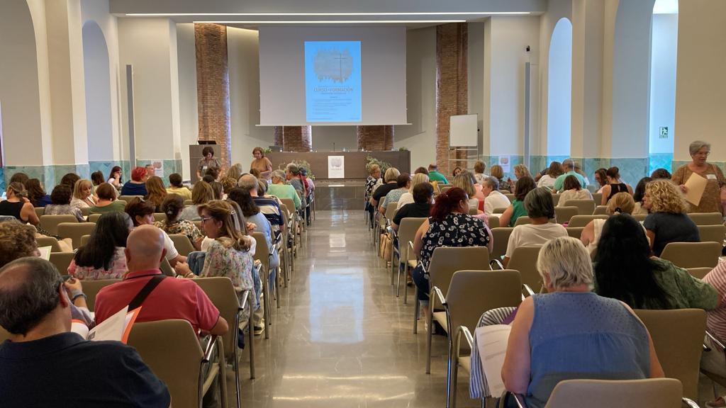 La catequesis comienza con formación y envío