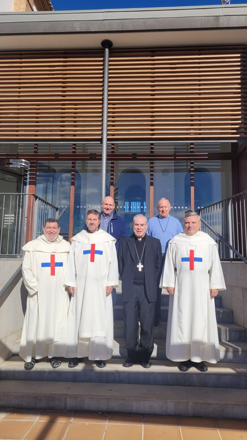 Encuentro del Sr. Obispo con el ministro general de la Orden Trinitaria, Luigi Bucarello, a la derecha de la foto