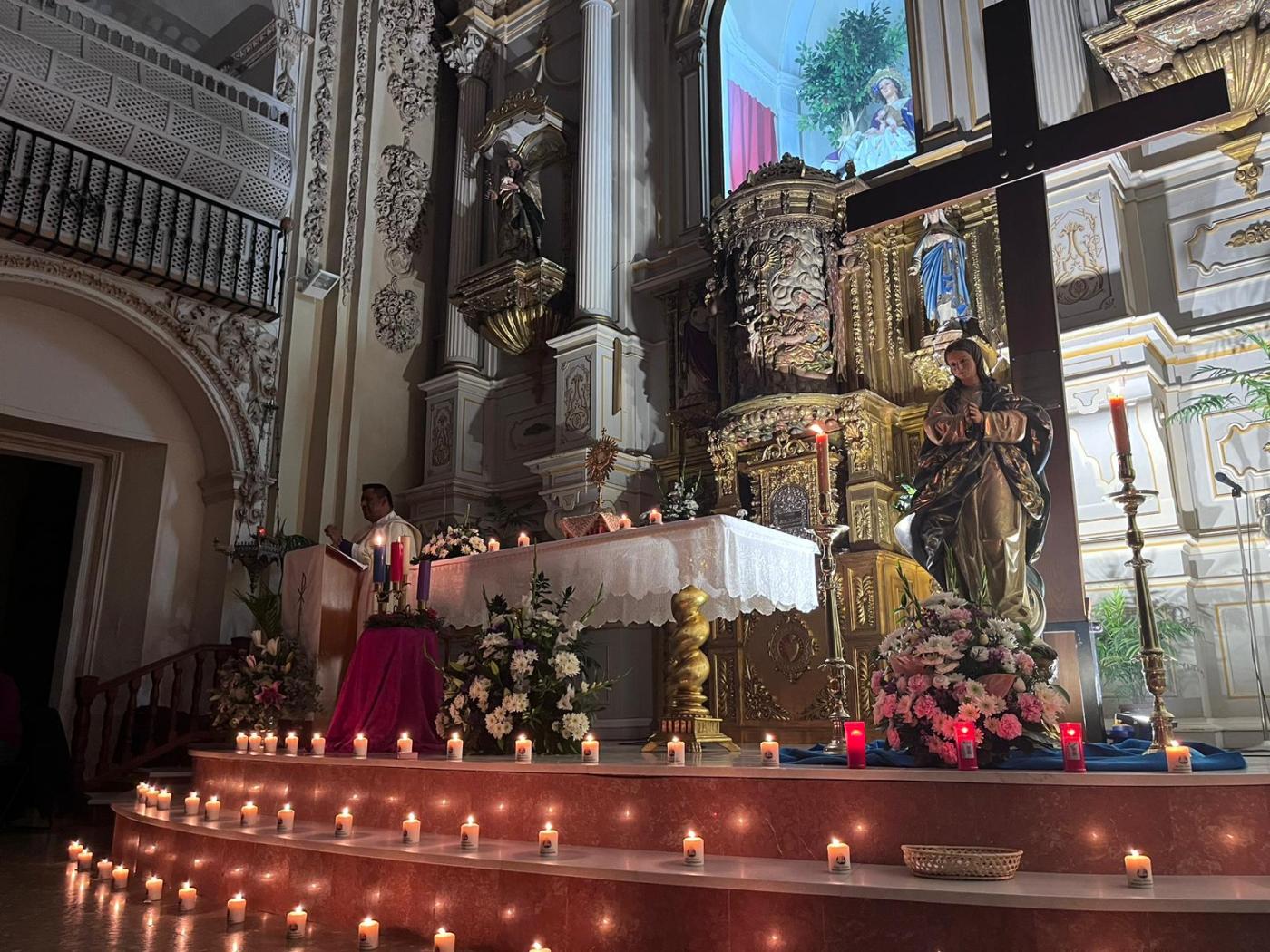 Los jóvenes de Antequera viven la fiesta de su Madre