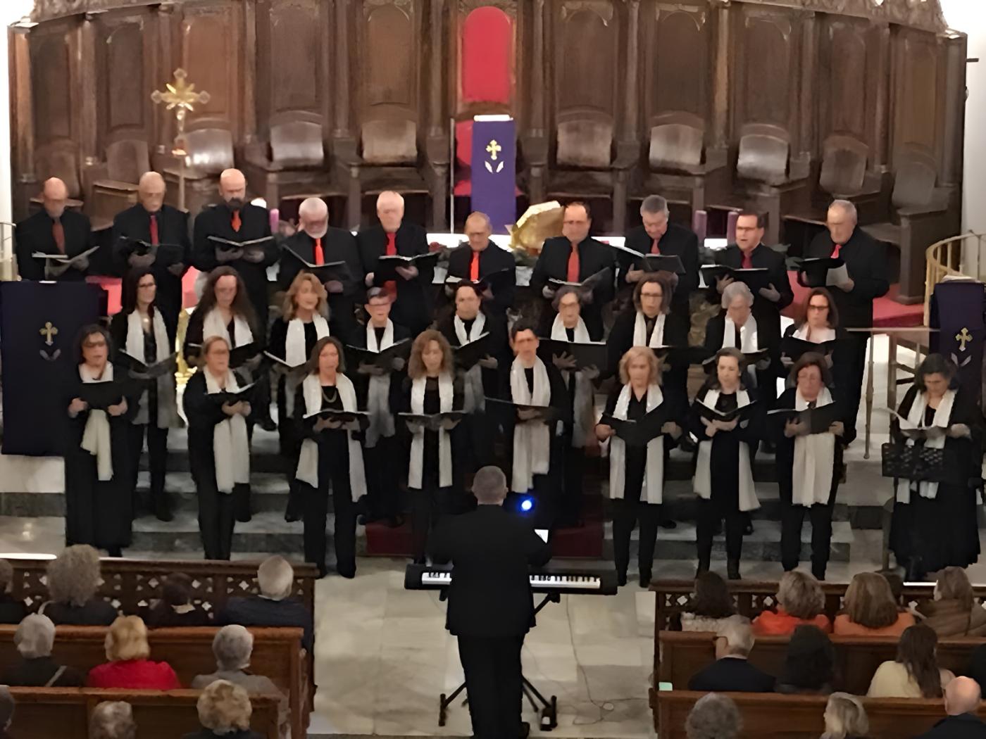 La coral de la parroquia de Santa María del Mar da un concierto de villancicos en los Mártires
