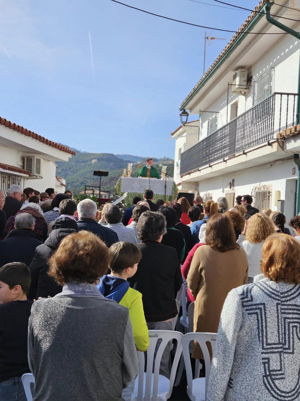 Benamocarra acoge una nueva imagen de santa María de la Cabeza