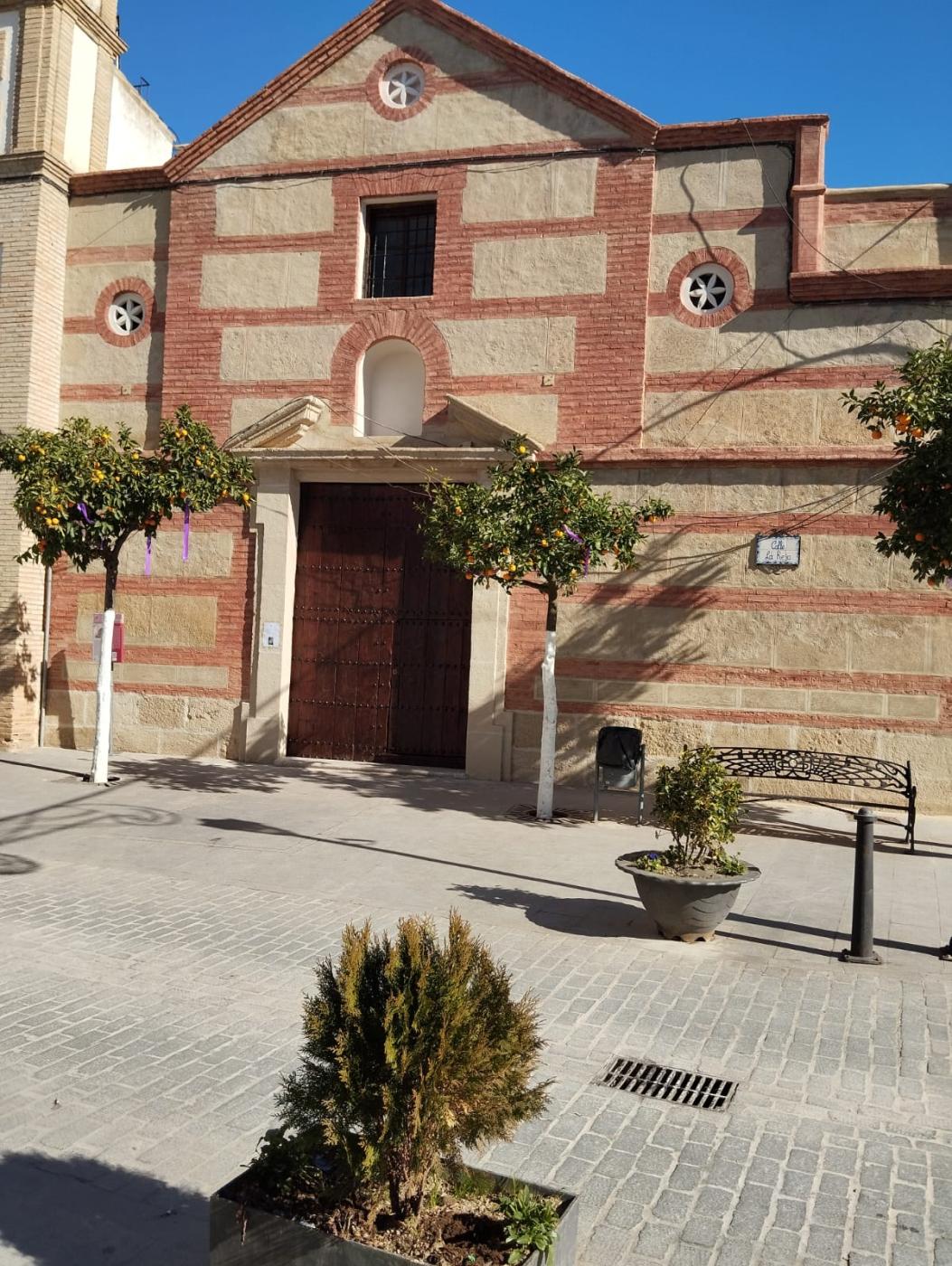 Finalizan las obras de recuperación de la fachada de la parroquia de Cuevas Bajas