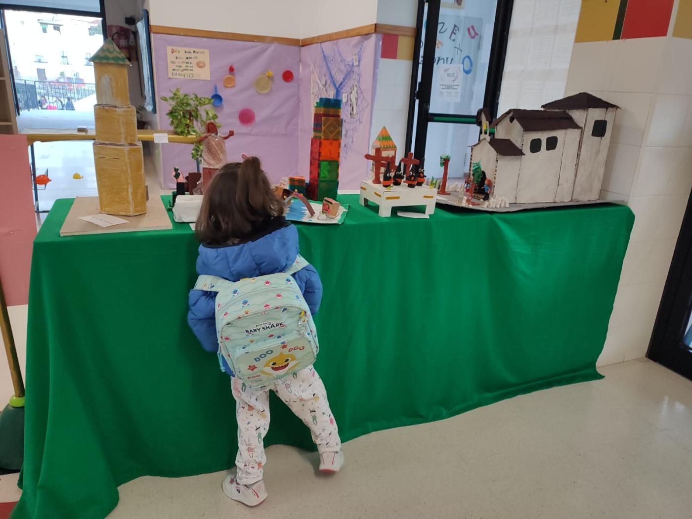 Alba Jiménez, profe de Reli, implica al Colegio Carazony y al pueblo de Coín en un procioso proyecto