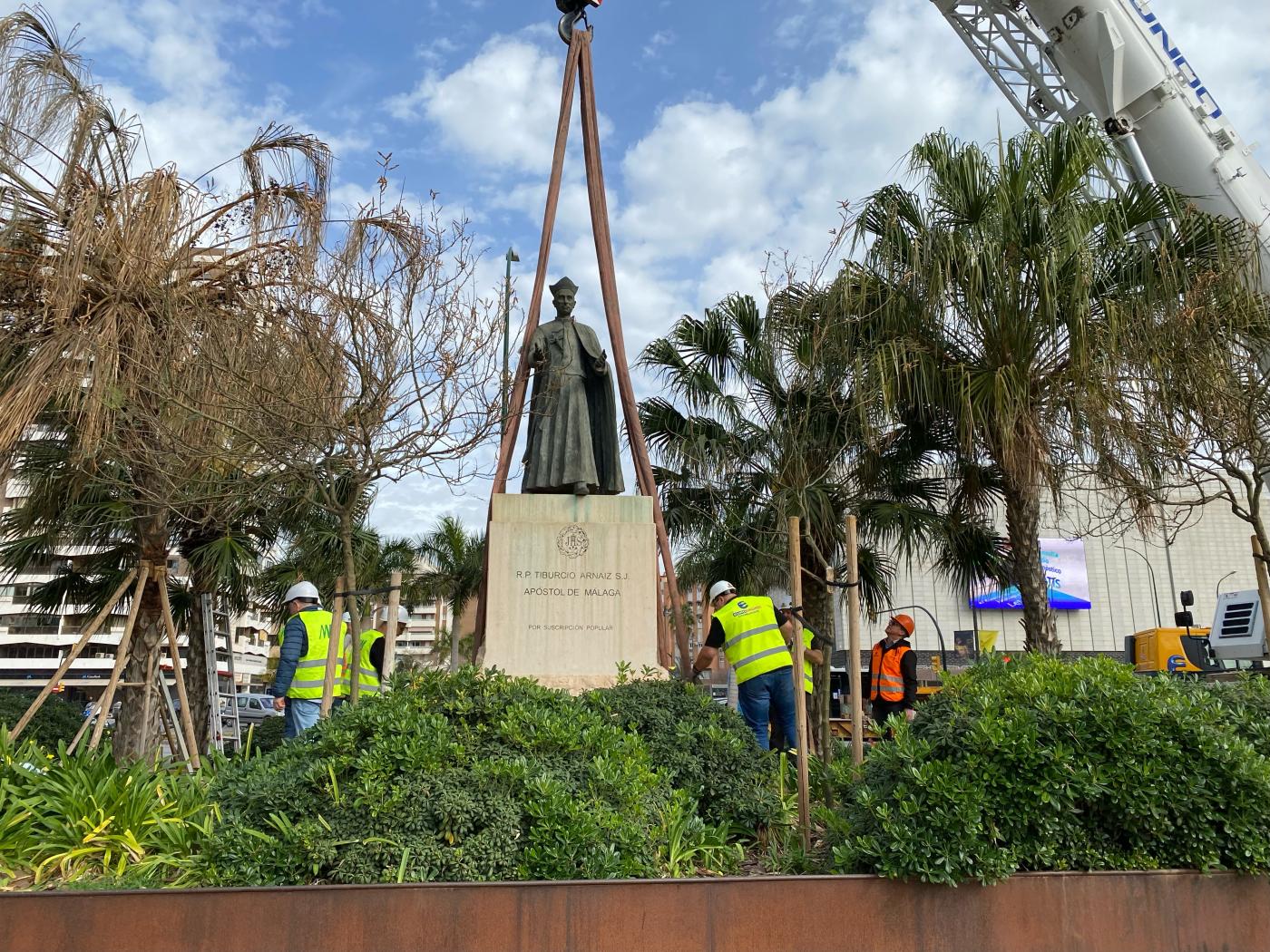 El Padre Arnaiz se acerca a su querido barrio de El Perchel