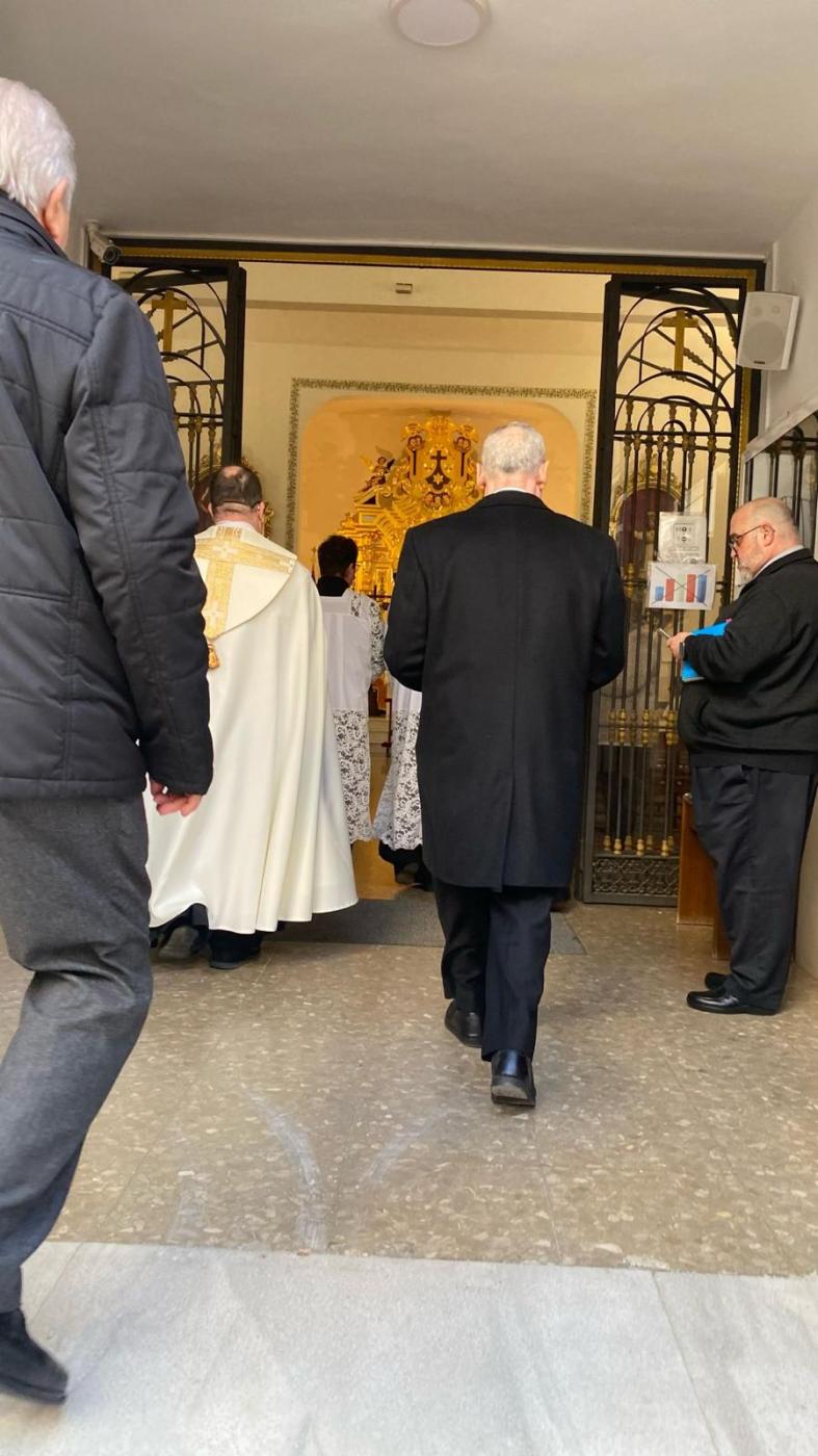 «Nuestra pequeña iglesia es un mar sin orillas en el que muchos se paran para venerar a Ntra. Sra. del Carmen»