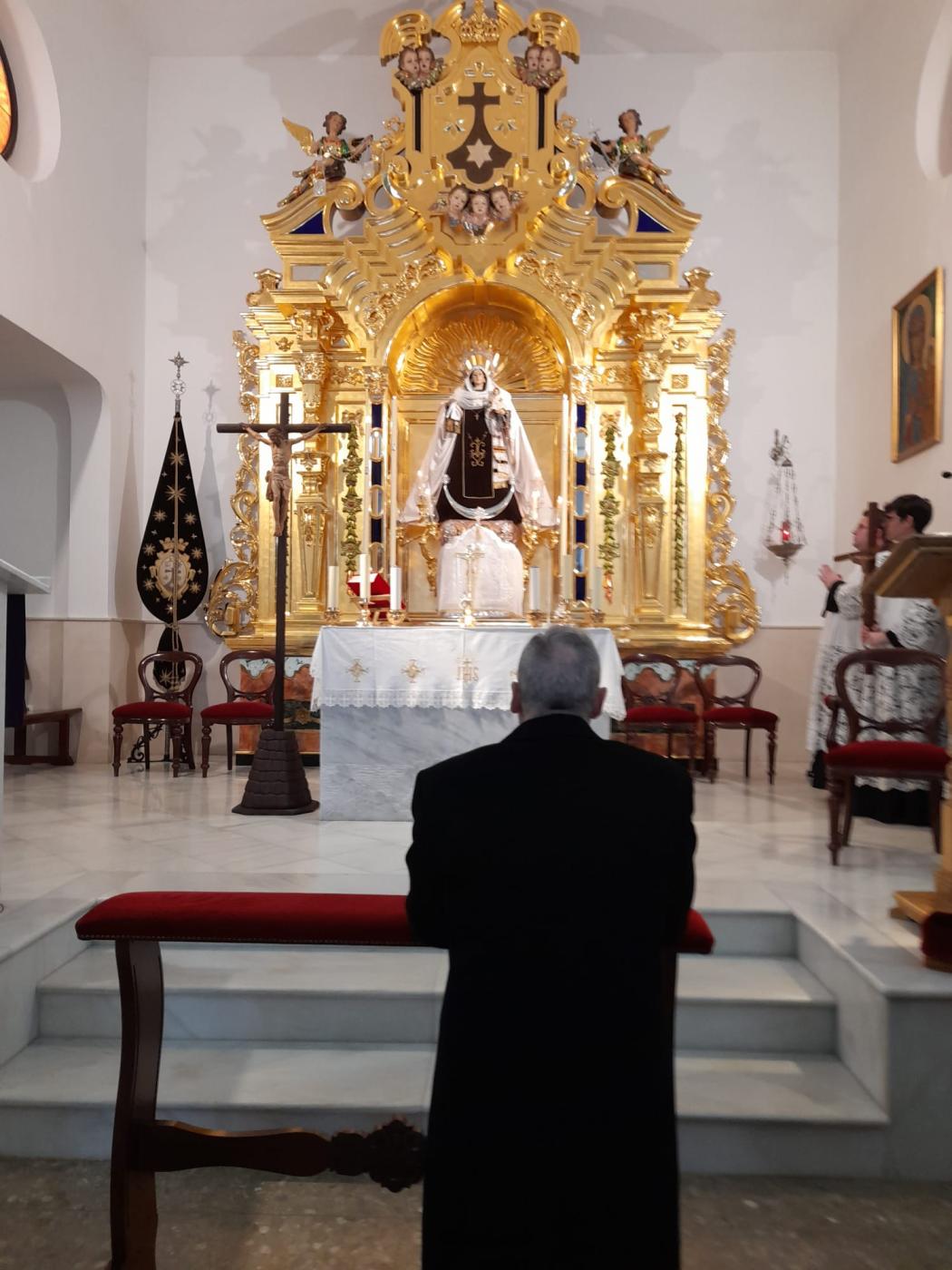 «Nuestra pequeña iglesia es un mar sin orillas en el que muchos se paran para venerar a Ntra. Sra. del Carmen»