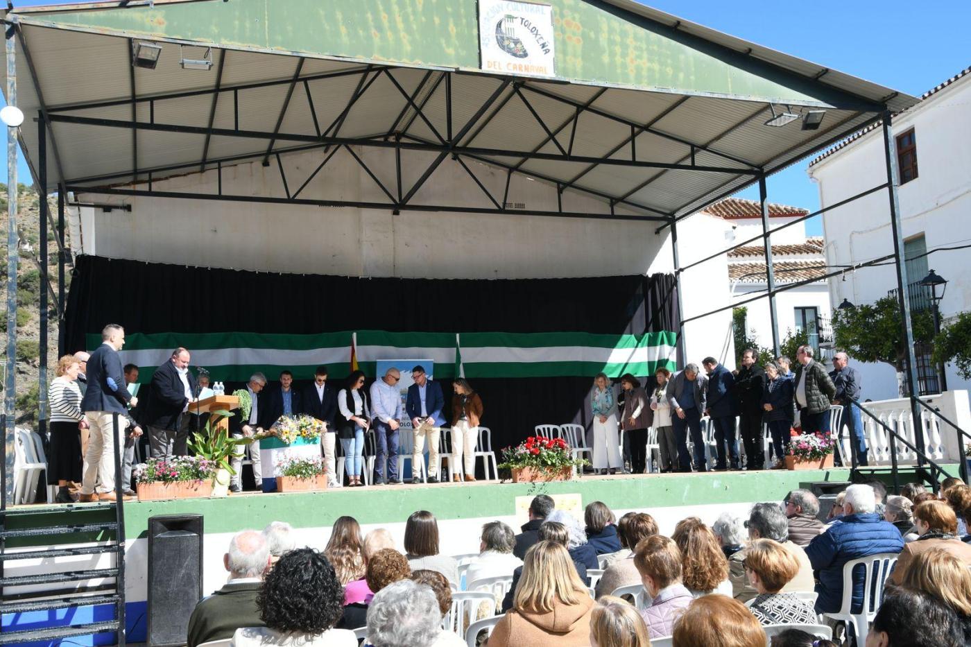 Entrega del reconocimiento como hijo adoptivo de Tolox al sacerdote José Luis Bellón