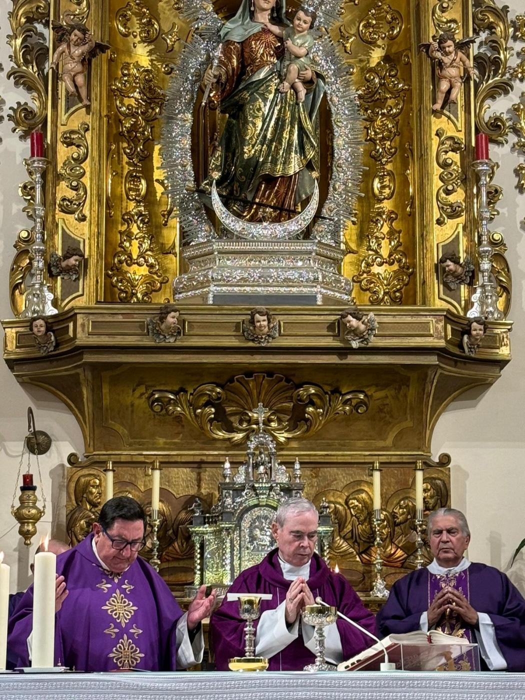 La parroquia del Rosario de Fuengirola vive una visita de Medalla
