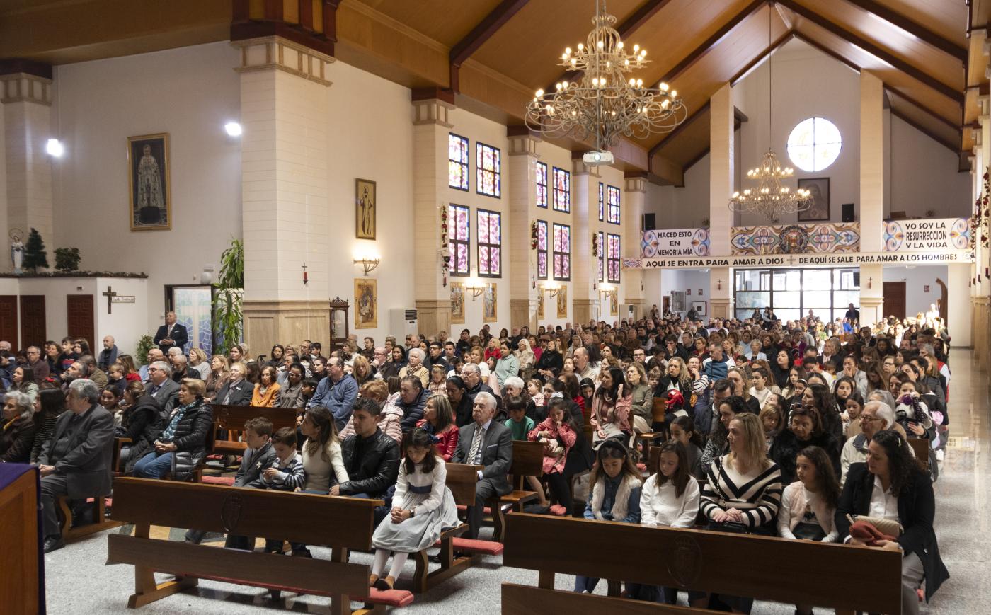 Los niños de Benalmádena preguntan al Sr. Obispo en su Visita Pastoral