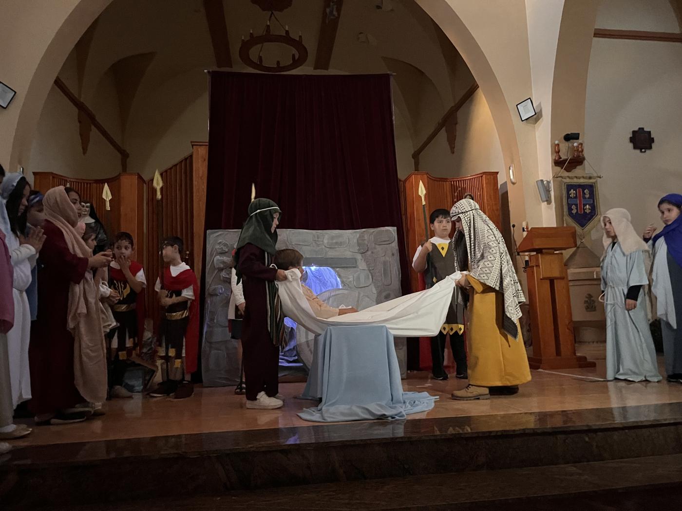 Los niños y adolescentes de Melilla ponen en escena un Via Crucis viviente