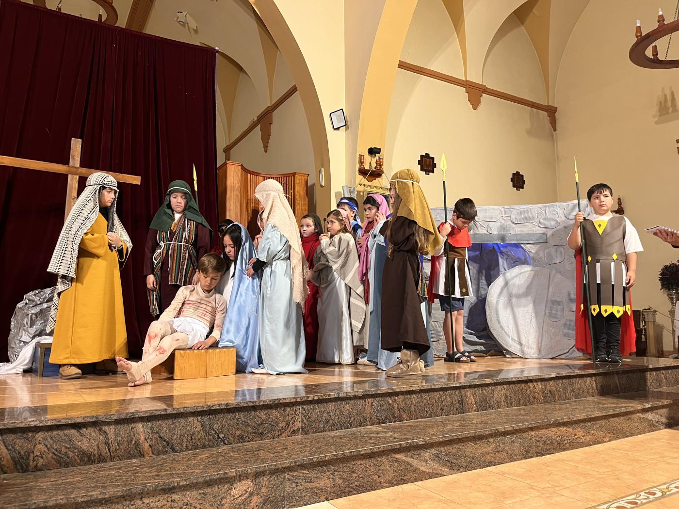 Los niños y adolescentes de Melilla ponen en escena un Via Crucis viviente