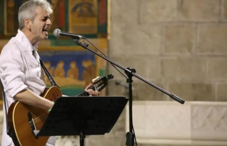 Nos rezamos cantando, con Javi Sánchez