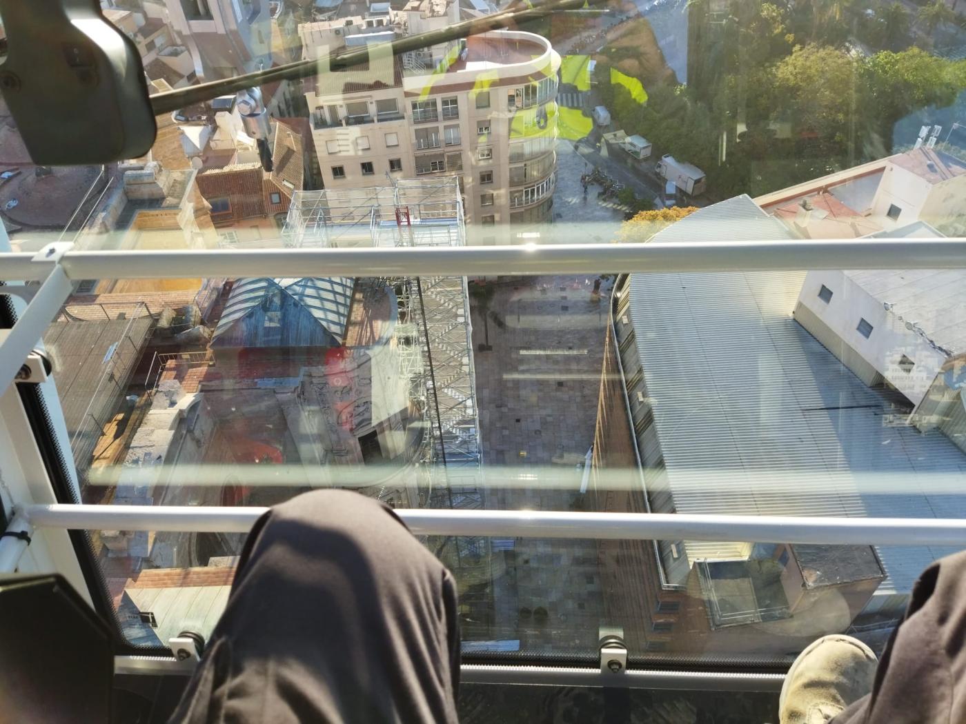 Subimos a la espectacular grúa que elevará, pieza a pieza, el nuevo tejado de la Catedral