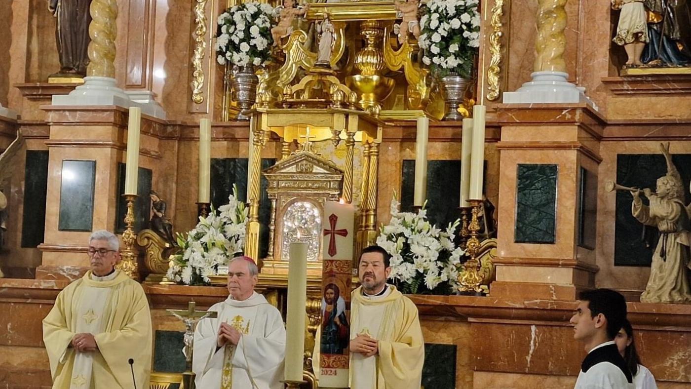Visita del Obispo de Málaga a la parroquia de los Remedios en Estepona// LUCY