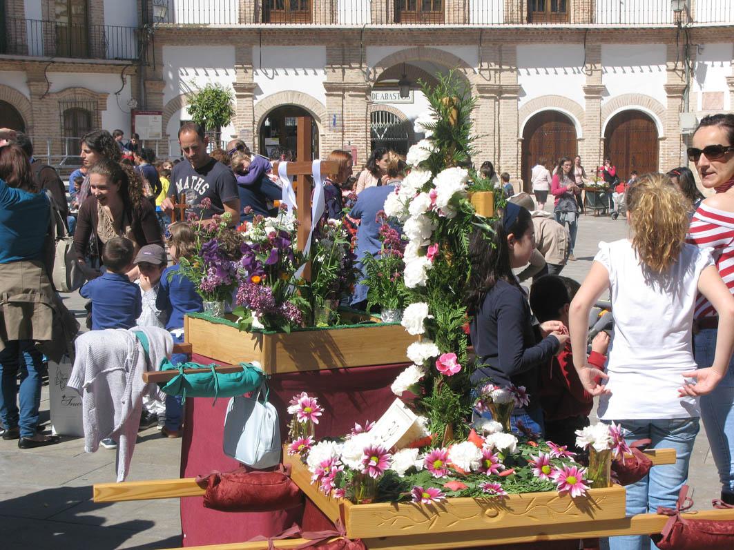Málaga se viste de color con las cruces de mayo