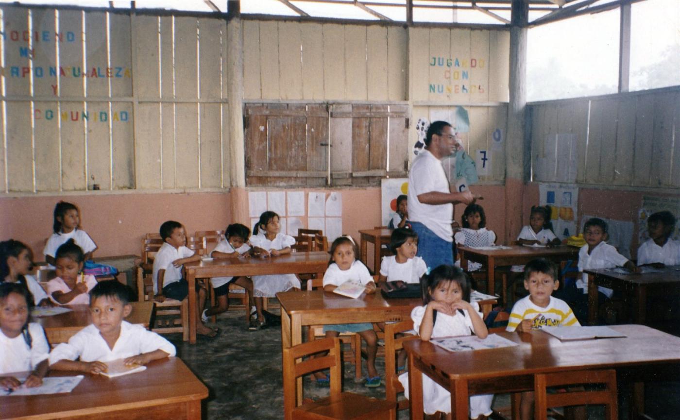 Ordenados en la Catedral, en un convento, en la iglesia del pueblo y en un estadio de fútbol