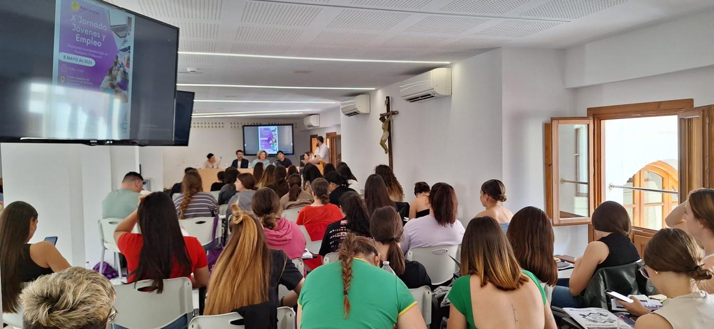 Las Adoratrices acercan el empleo a los jóvenes