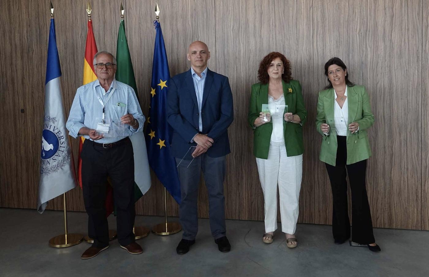 La Facultad de Psicología y Logopedia entrega a Fundación Victoria la Distinción de Honor a Empresas