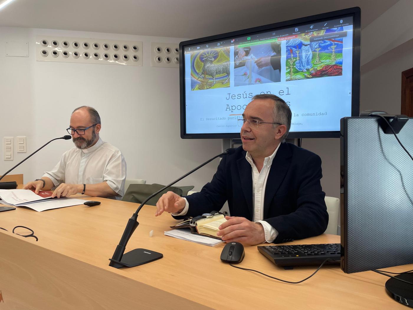 El profesor Ignacio Rojas cierra el curso del CESET que invitaba a fijar los ojos en Jesús