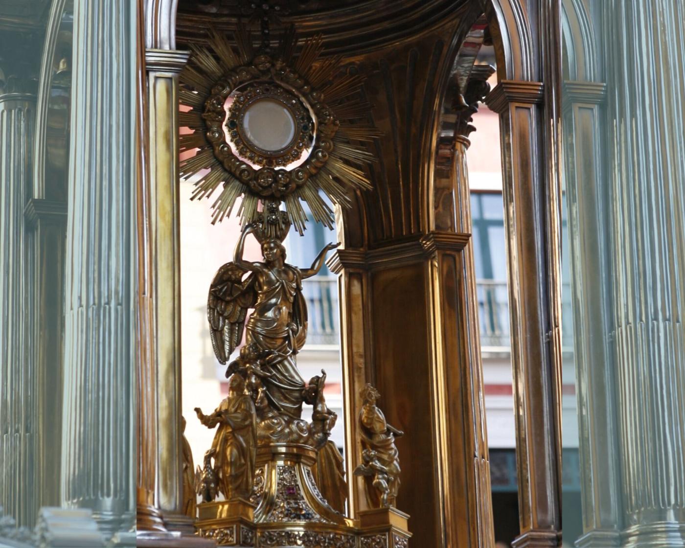 Dios se echa a la calle