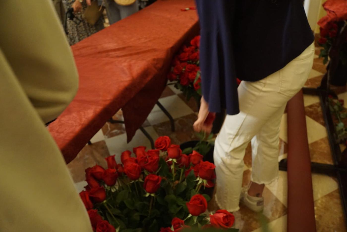 Bendición de las rosas en la fiesta de Santa Rita de Casia en la iglesia de San Agustín