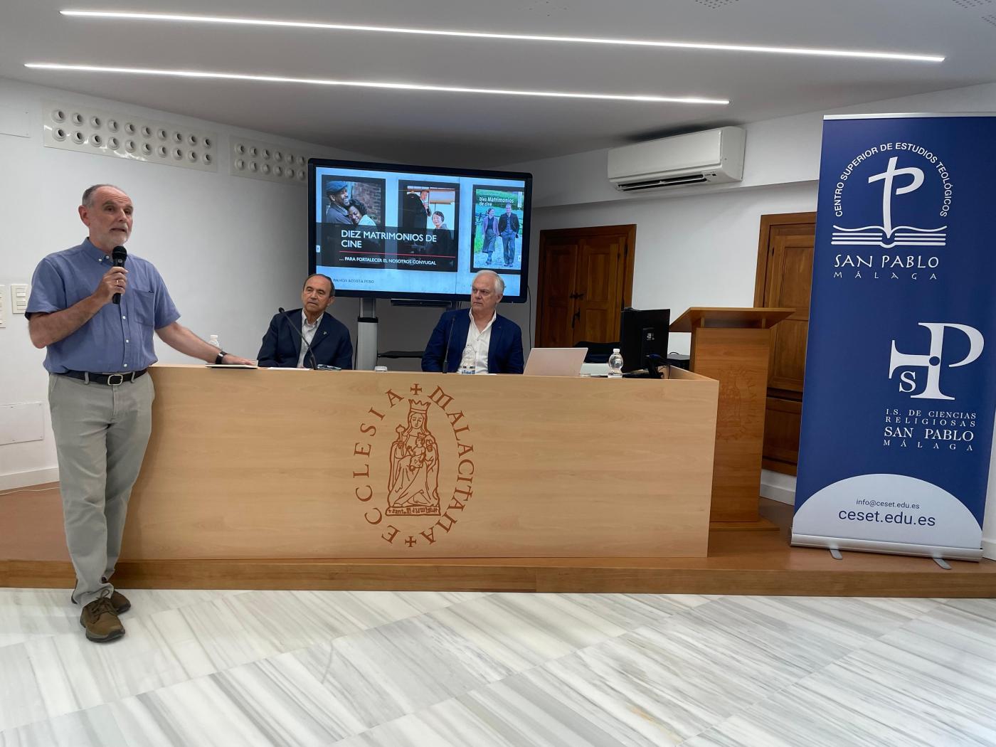 El delegado de Pastoral Familiar presentó su nuevo libro 'Diez matrimonios de cine'