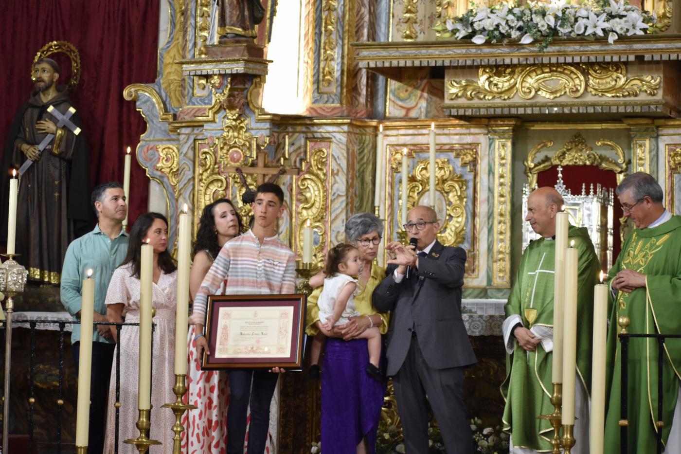 Antonio López: «Empecé como monaguillo, con unos 8 años, y aquí sigo»