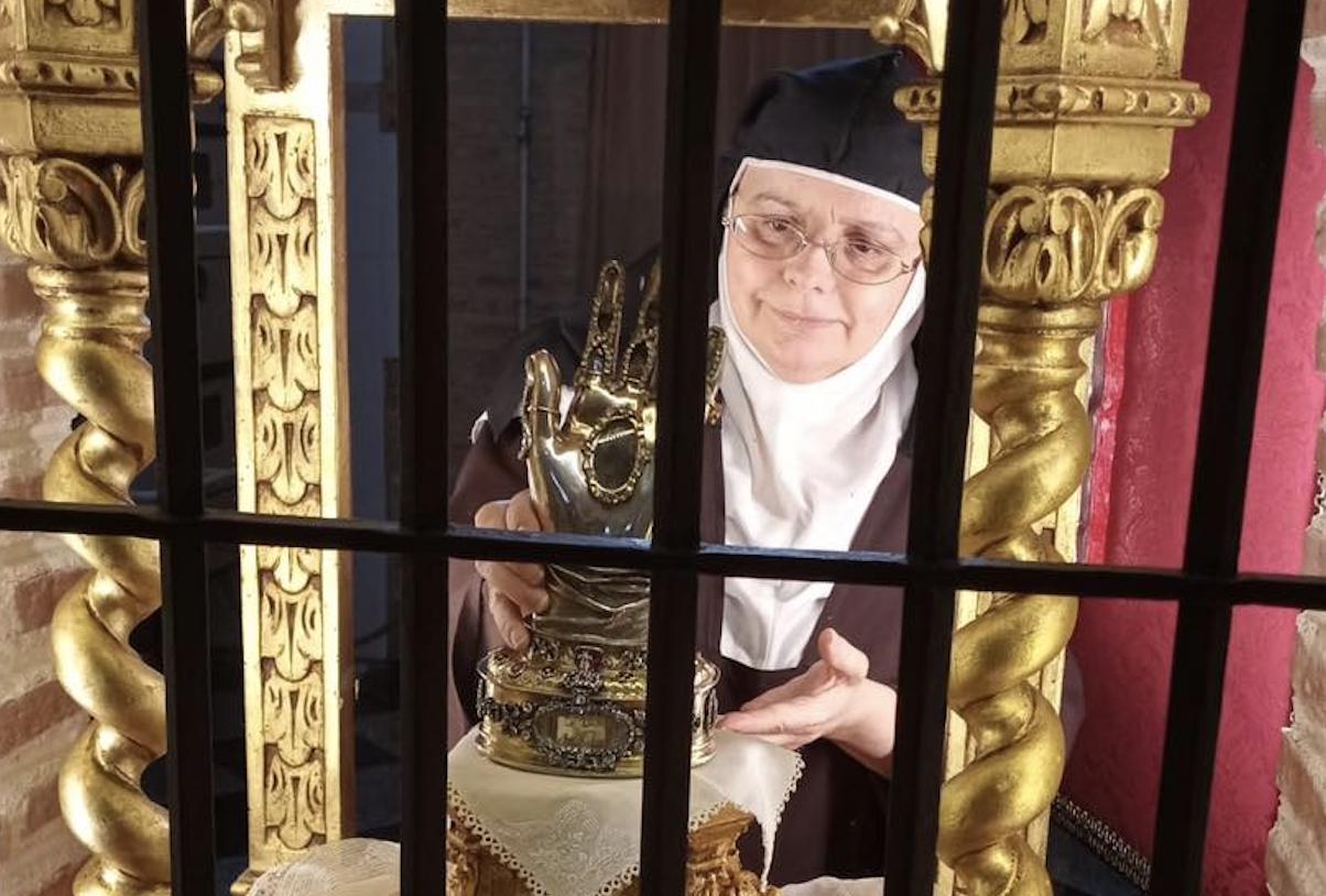 La mano de Santa Teresa regresa a Ronda tras su estudio en Alba de Tormes