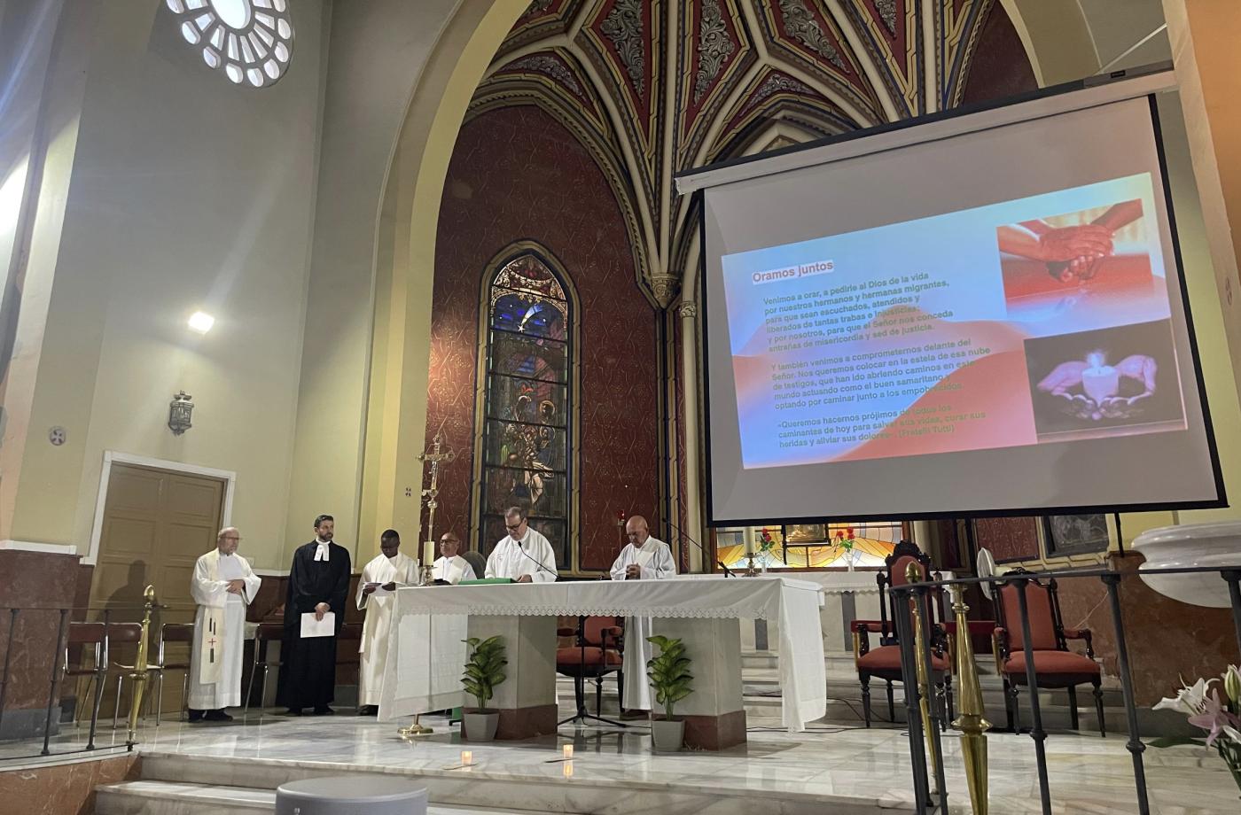 Vigilia de oración por las migraciones: «La Iglesia de Málaga nos ha hecho sabernos acogidos, protegidos, promovidos e integrados»