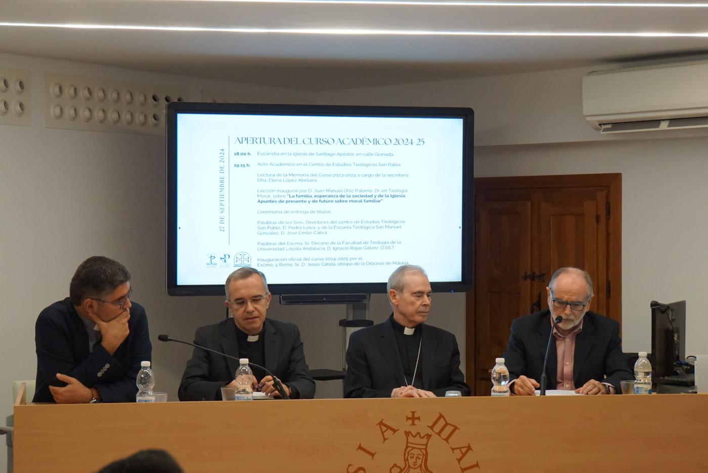 Inauguración oficial del curso 2024-2025 en los Centros Teológicos Diocesanos / J.M. FLORES