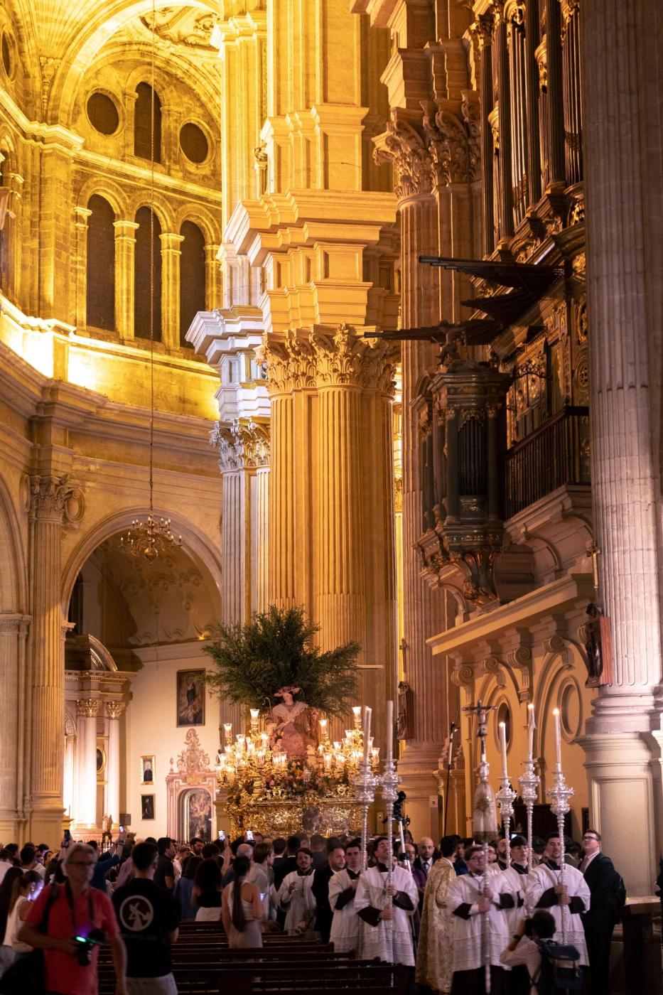 La Divina Pastora de las Almas, entrando en la Catedral en su traslado desde su barrio de Capuchinos