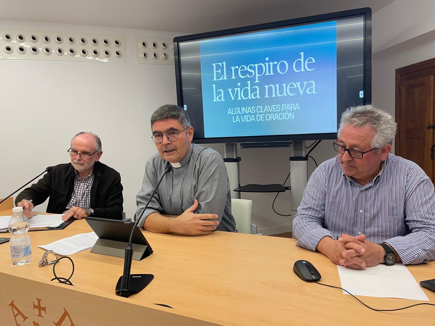 Laicos y clero profundizaron en la oración y el catecumenado