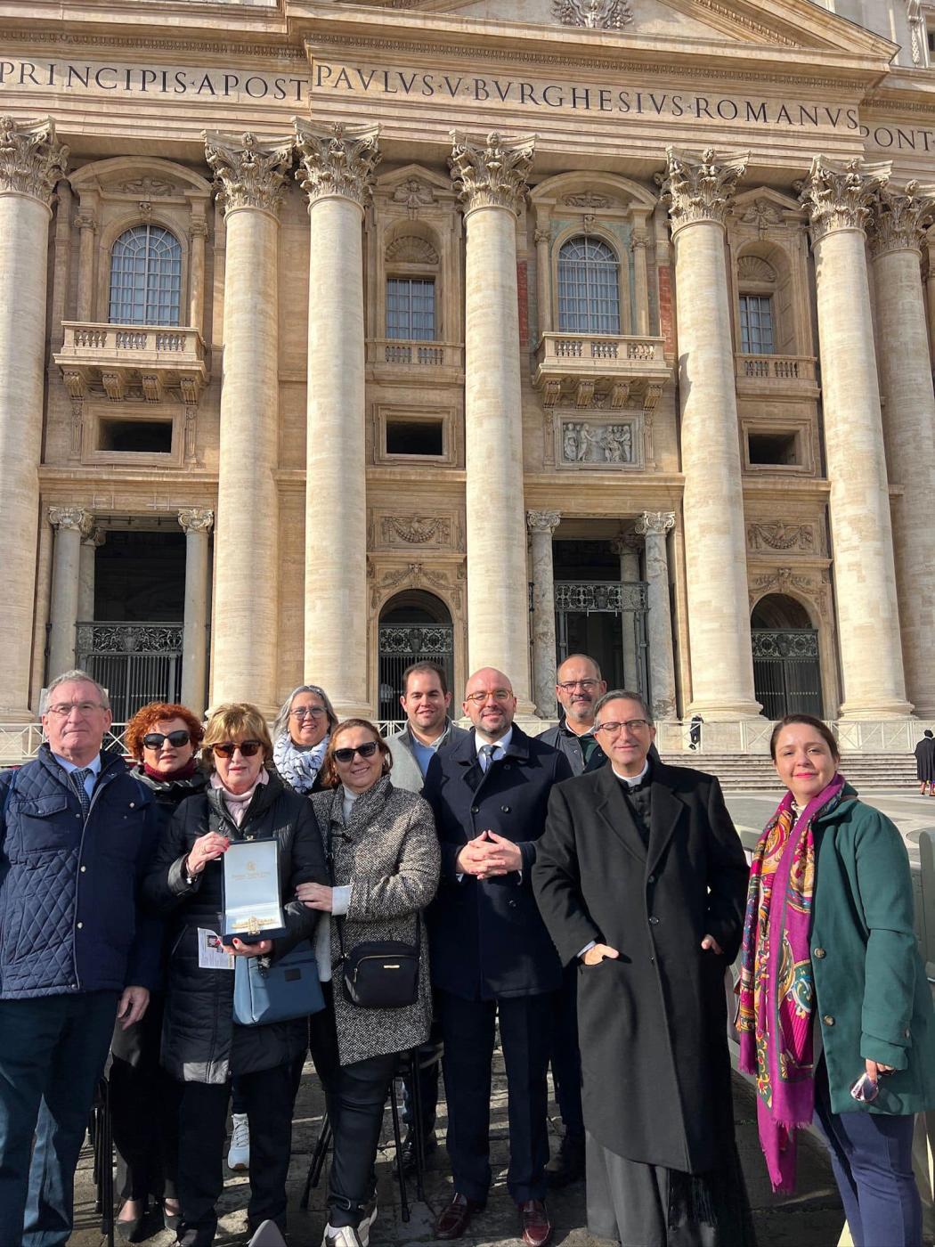 Miembros de la hermandad de la Pollinica de Archidona en su visita a Roma