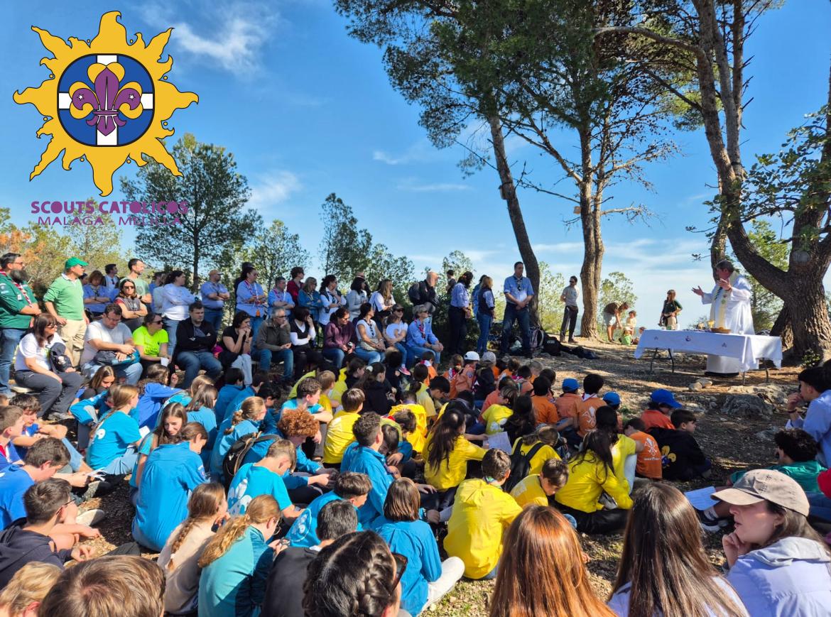 Los Scouts Católicos de Málaga celebran su día ante la Cruz del Monte San Antón 