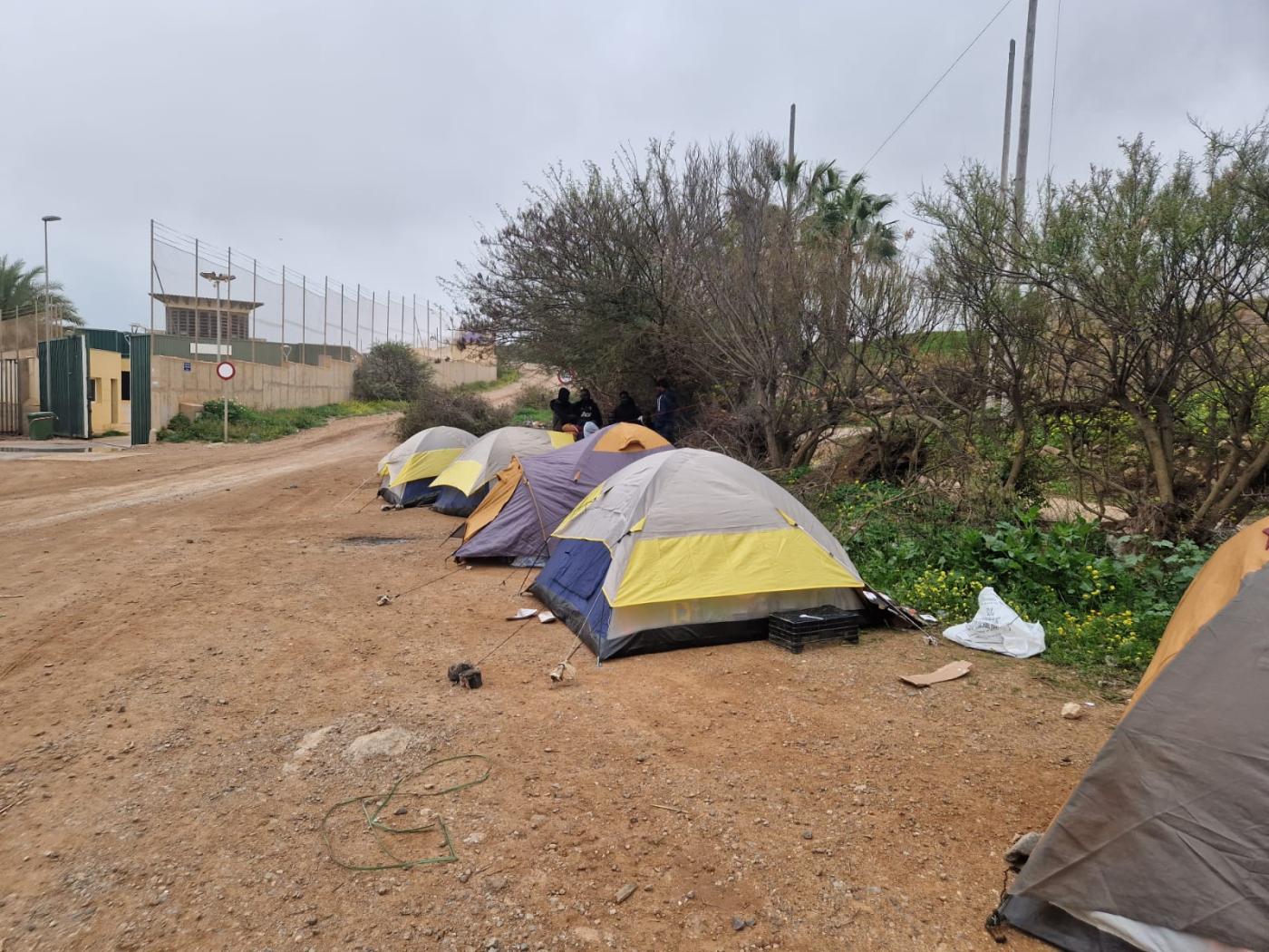 La Iglesia de Málaga, junto a los migrantes afectados por el nuevo sistema de citas del CETI de Melilla